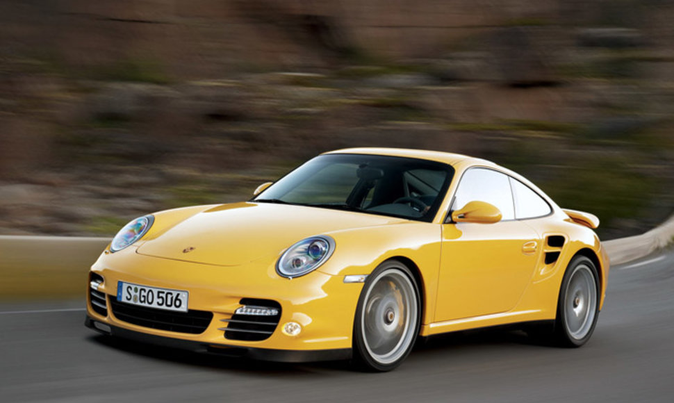 Atnaujintas „Porsche 911 Turbo“ – 500 AG jėgos