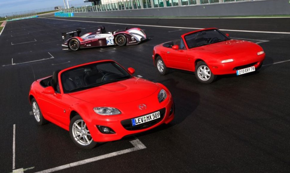 „Mazda MX-5“ švenčia 20 metų jubiliejų