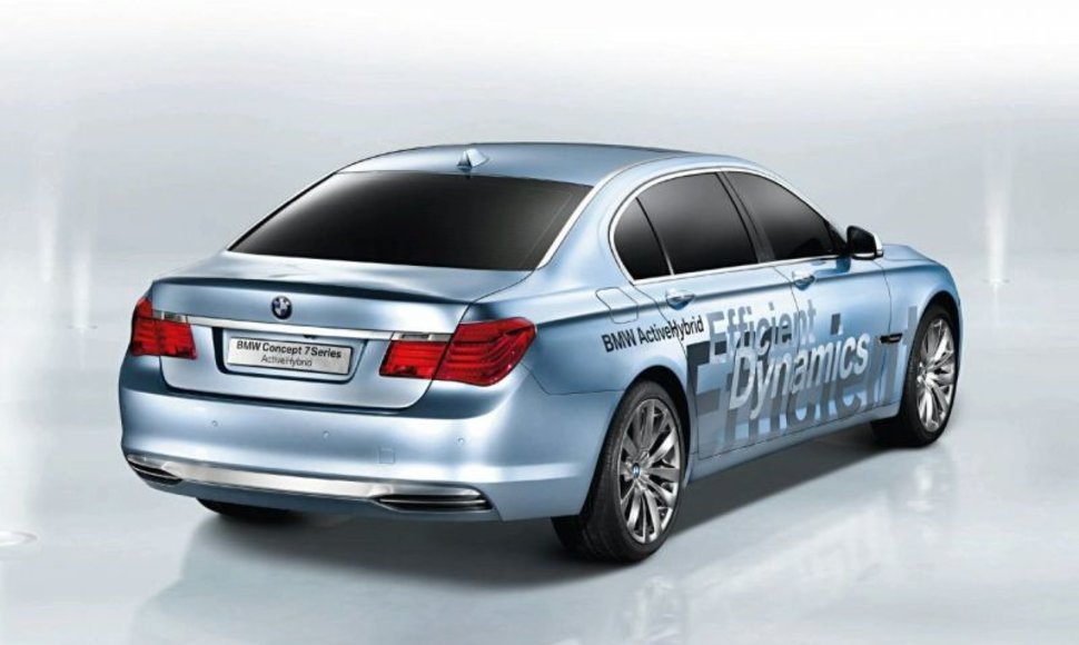 BMW gamins 7 ir X6 serijos hibridus