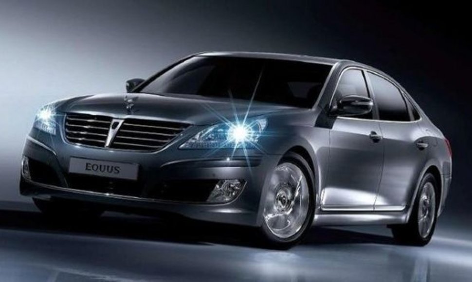 „Hyundai Equus“ lygiuosis į „Lexus“ ir „Mercedes-Benz“