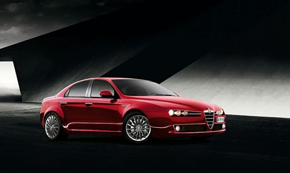 Atnaujinta „Alfa Romeo 159” – pirmosios nuotraukos