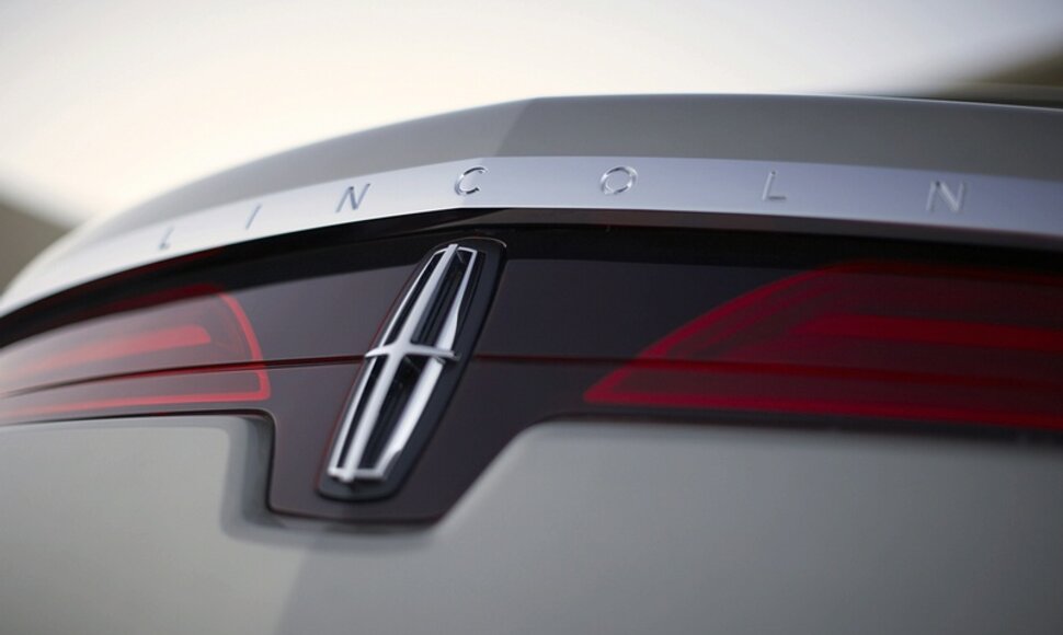 &bdquo;Lincoln MKT&rdquo; &ndash; vizija virs realybe
