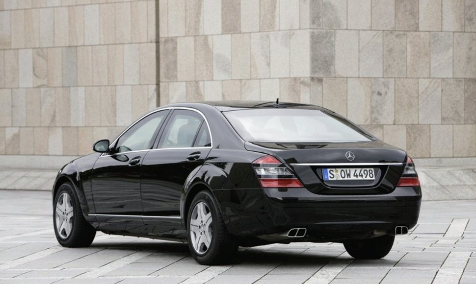 „Mercedes-Benz S 600 Pullman Guard“ – saugiai kelionei