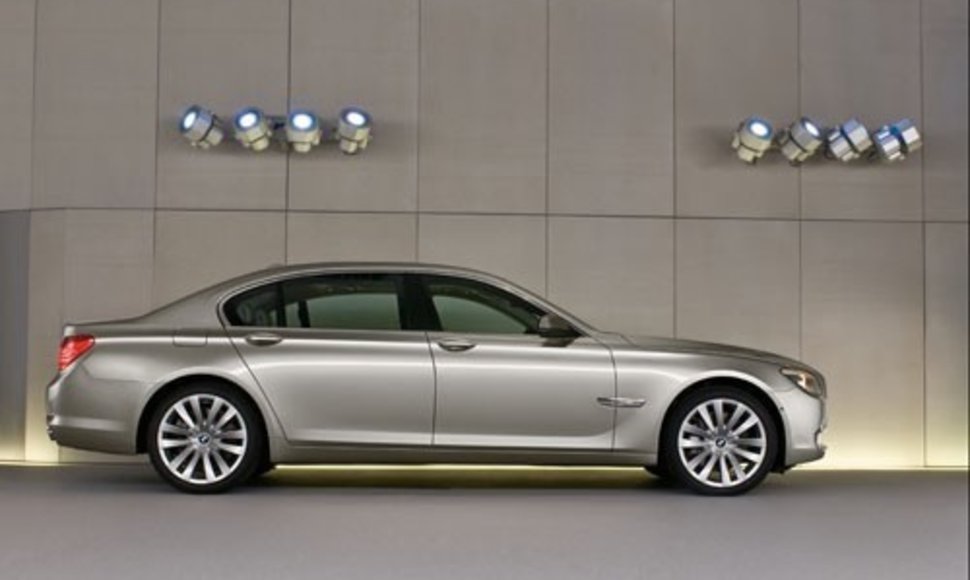 Nutekėjo naujojo „BMW 7“ nuotraukos