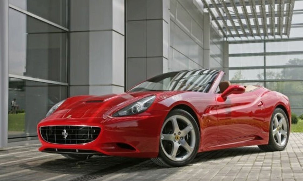 „Ferrari California“ – išsamesnis žvilgsnis