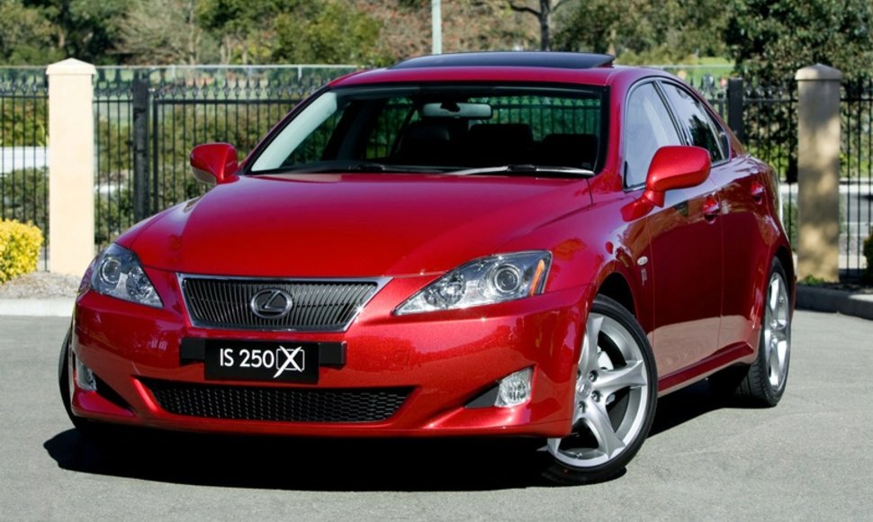 „Lexus IS 250 X“ tik išrinktiesiems australams