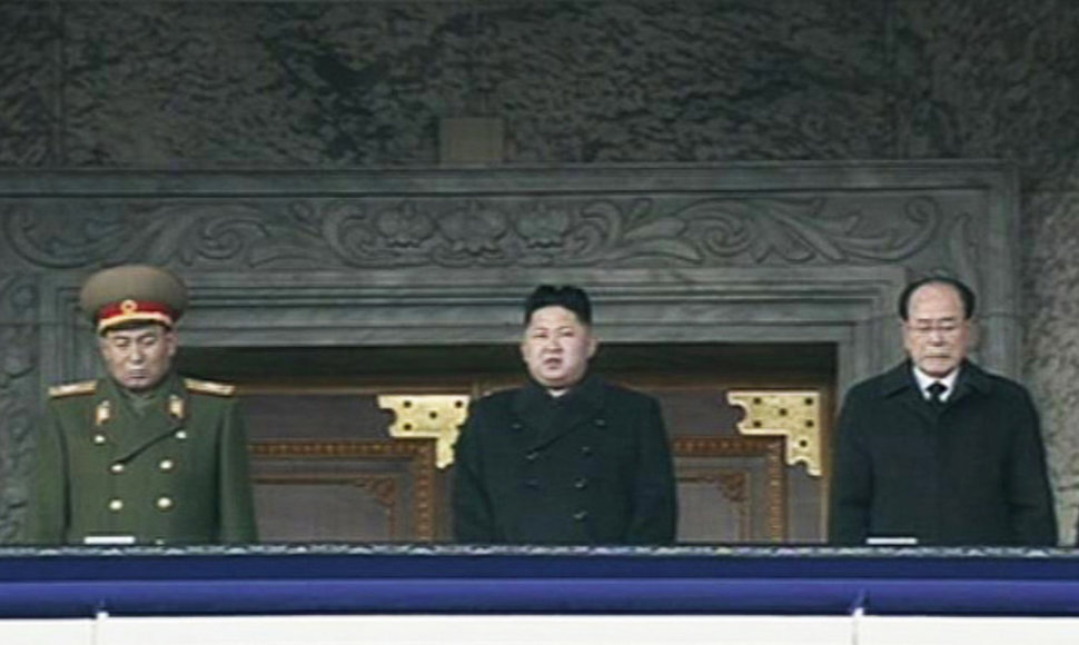 Naujasis Šiaurės Korėjos lyderis Kim Jong Unas (centre)