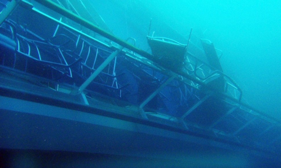Apvirtęs „Costa Concordia“ laivas  
