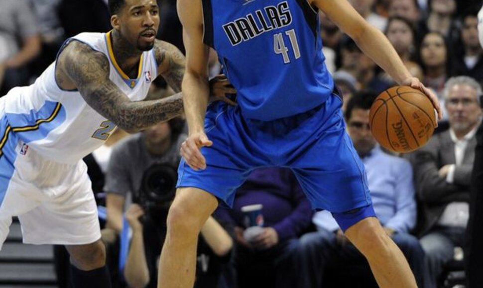 Wilsonas Chandleris ir Dirkas Nowitzki