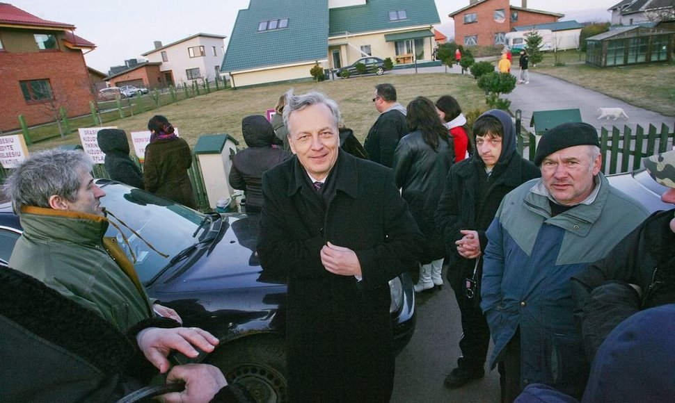 Saulius Stoma prie Kedžių namo Garliavoje