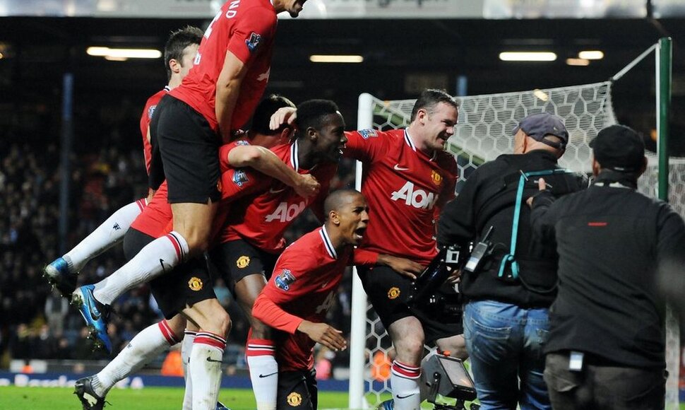 &bdquo;Manchester United&ldquo; futbolininkai džiaugiasi įvarčiu.