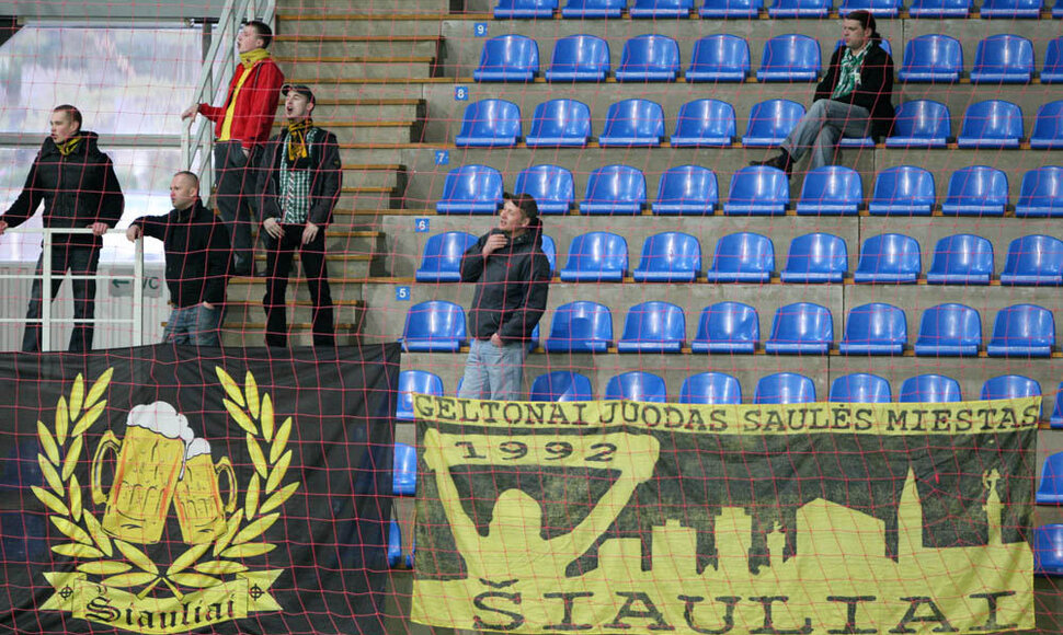 &Scaron;iaulių futbolo sirgaliai