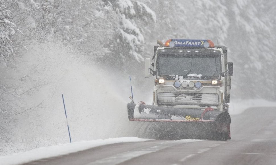 Valomas sniegas Švedijoje