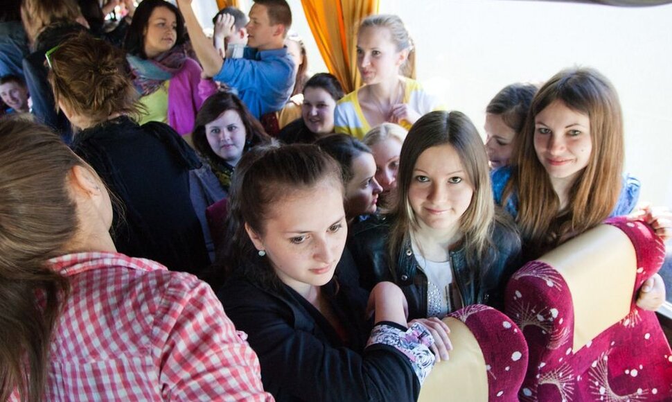 Studentai autobuse