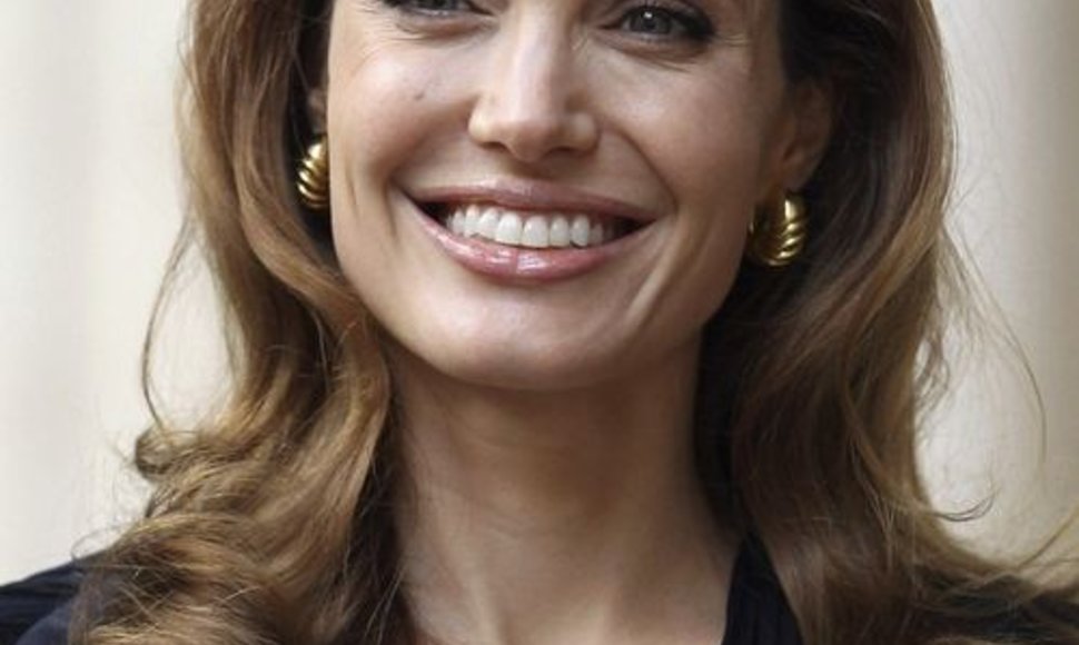 Angelina Jolie (20 mln.)