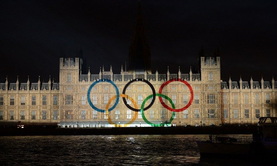 Olimpiniai žiedai ant Parlamento rūmų Londone