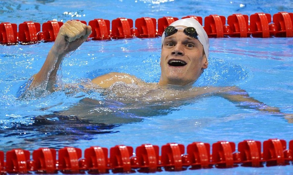 Prancūzijos plaukikas Yannickas Agnelis laimėjo aukso medalį 200 m plaukimo laisvuoju stiliumi rungtyje.