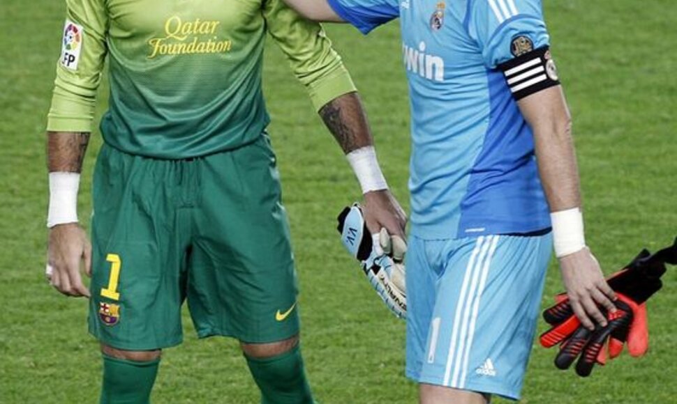 Vartininkai  Victoras Valdesas ir Ikeras Casillas