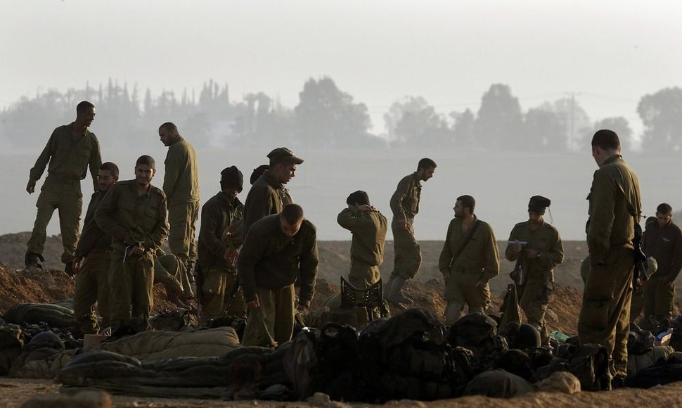 Izraelio kariai netoli sienos su Gazos Ruožu