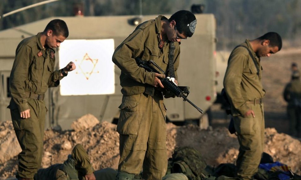 Izraelio kariai netoli sienos su Gazos Ruožu
