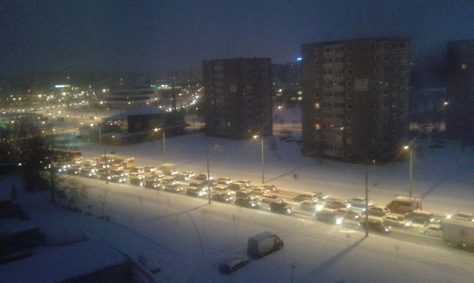 Sudėtingos eismo sąlygos Vilniuje