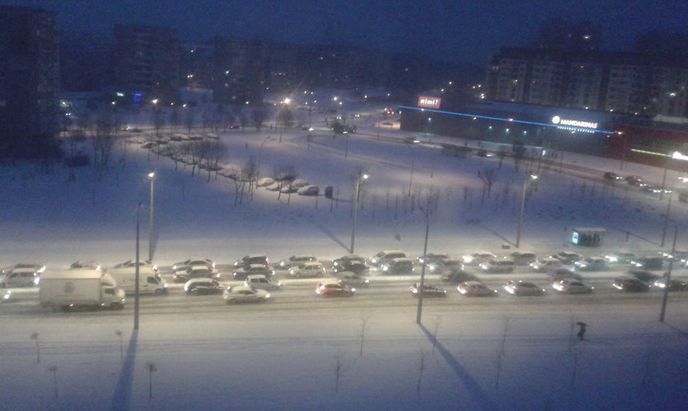 Sudėtingos eismo sąlygos Vilniuje