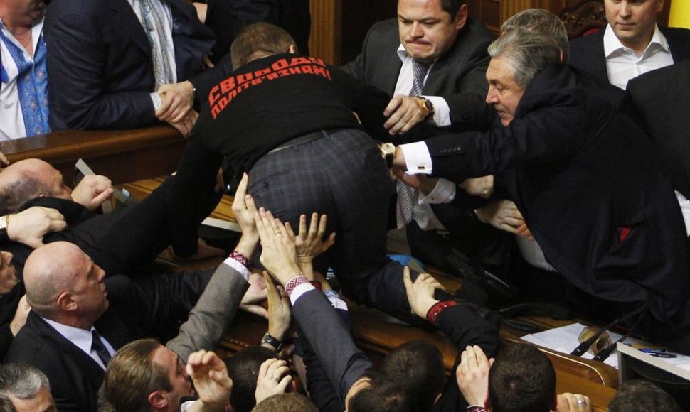 Muštynės Ukrainos parlamente