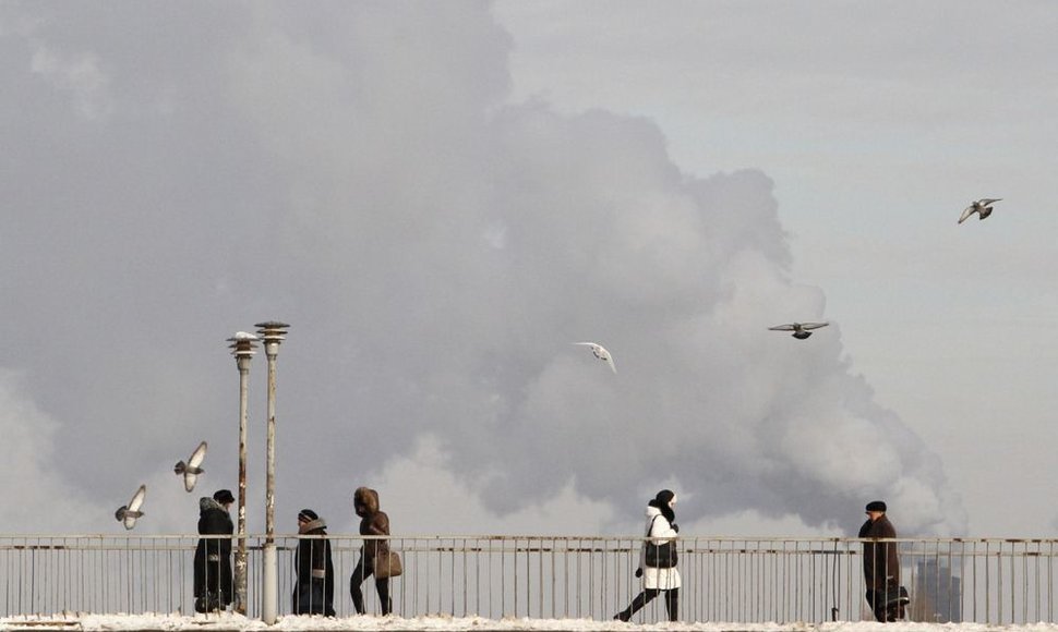 Dūmai rūksta iš Kijevo jėgainės kamino