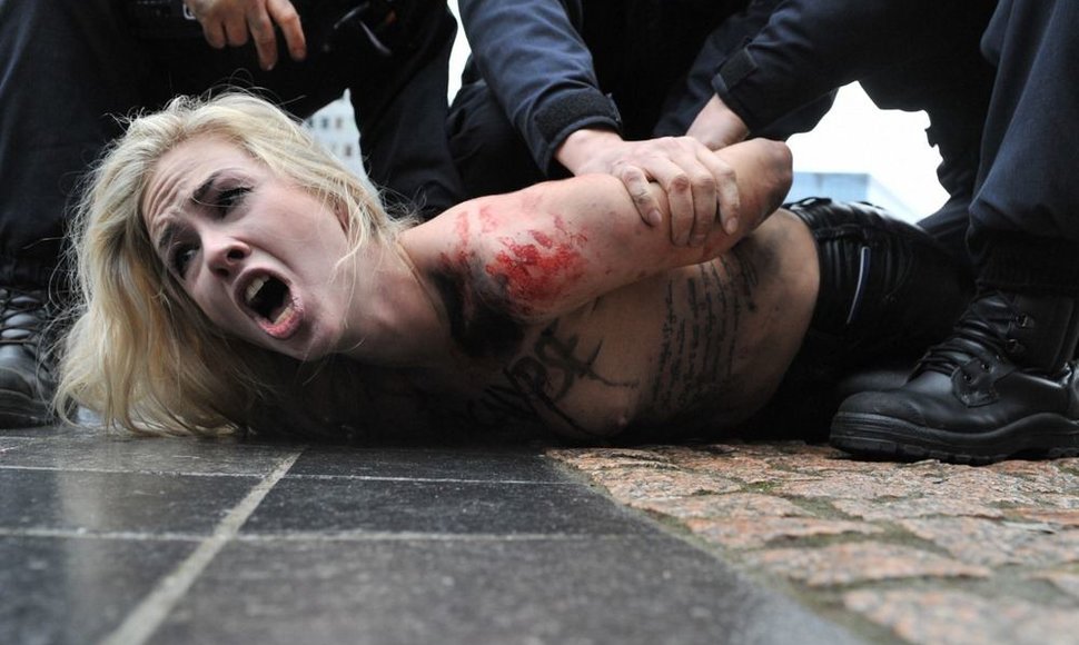 „Femen“ aktyvisčių protestas Briuselyje