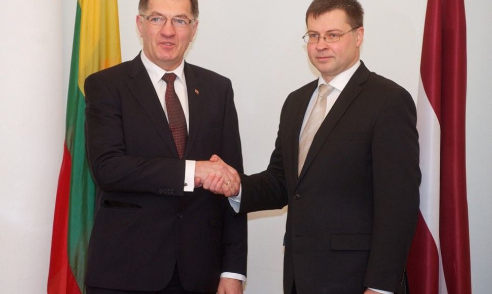 Lietuvos premjeras Algirdas Butkevičius ir Lavijos premjeras Valdis Dombrovskis