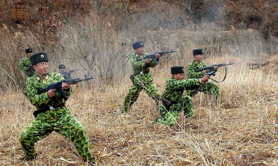 Šiaurės Korėjos kariai pratybose