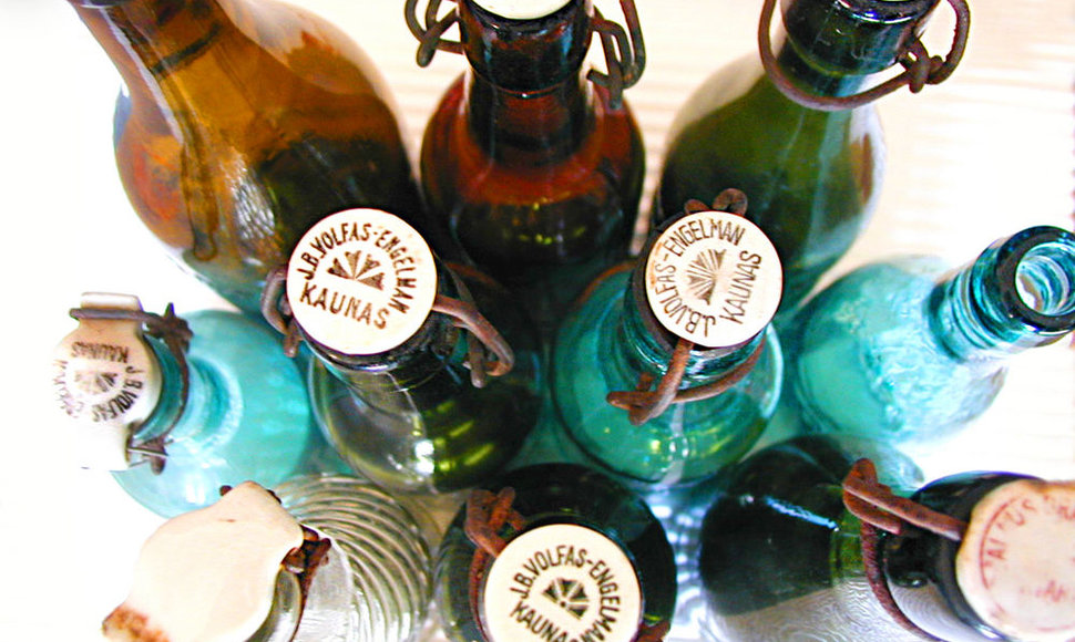Tarpukario laikotarpio alaus buteliai