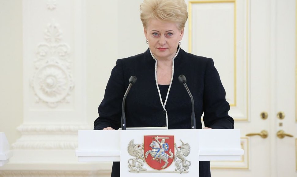 Dalia grybauskaitė apdovanojo Nacionalinio diktanto konkurso nugalėtojus