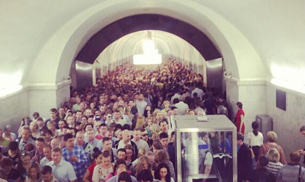 Maskvoje iš metro stoties evakuojami žmonės