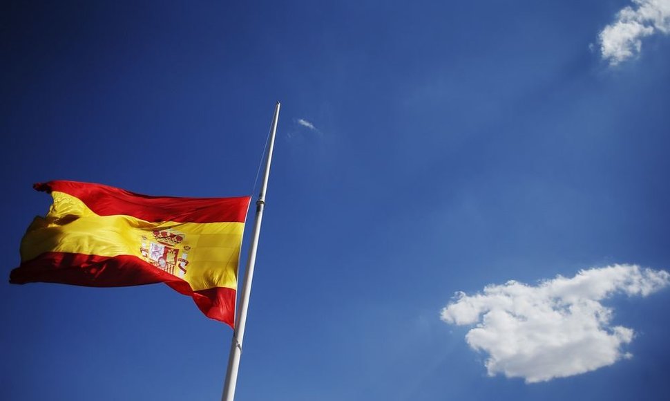 Pusiau nuleista Ispanijos vėliava