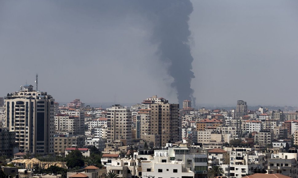 Dega Gazos Ruožo elektrinės degalų saugykla.