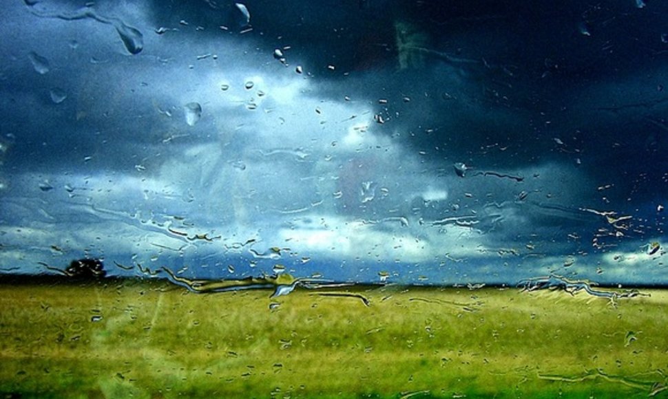 Lietus už lango