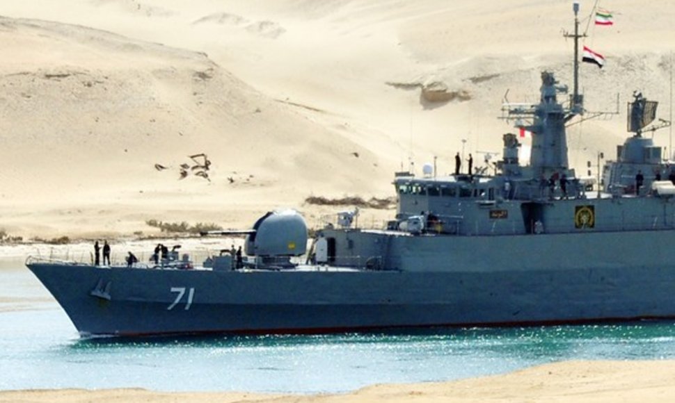 Sueco kanalu plaukantis Irano karinio jūrų laivyno laivas