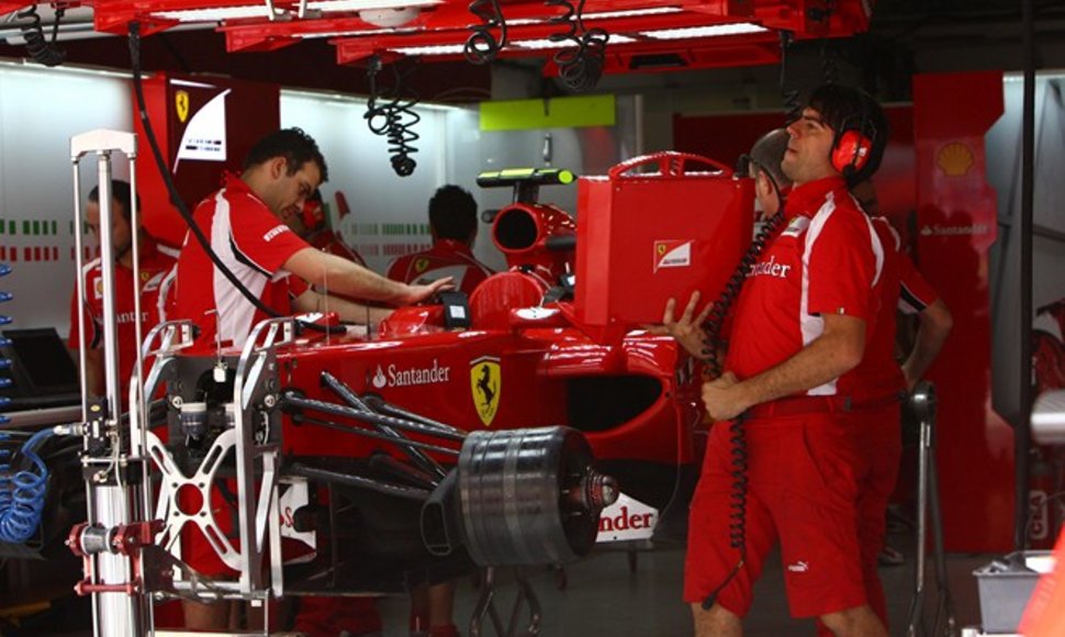Felipes Massa bolidas garaže