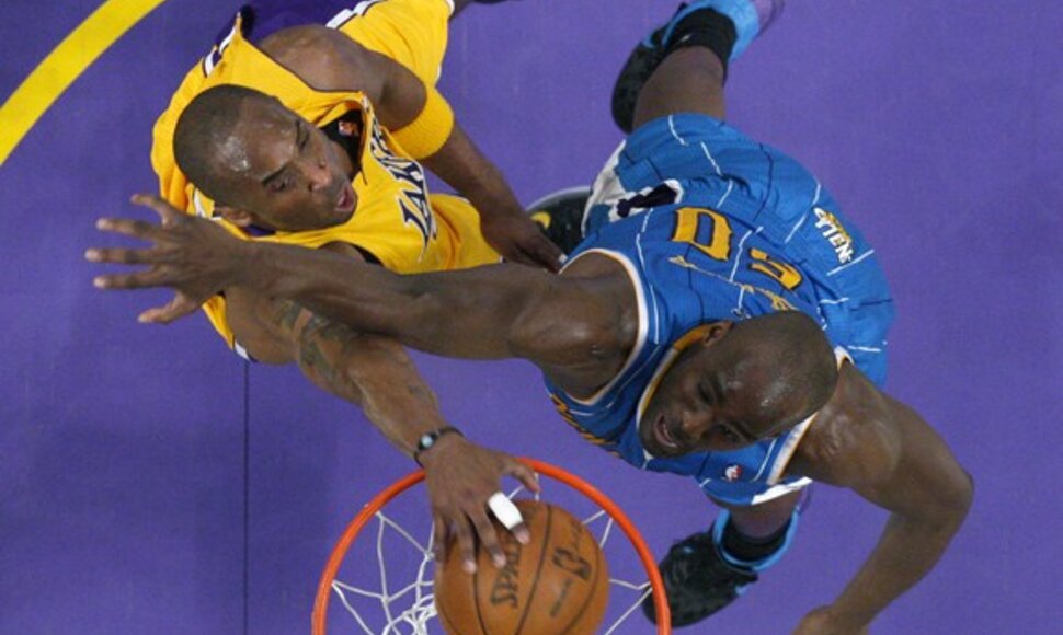 Kobe Bryanto dėjimas į krepšį