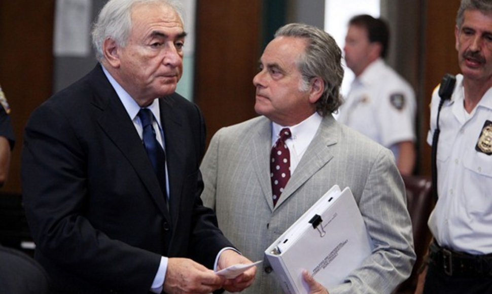 Dominique'as Straussas-Kahnas su savo advokatu Benjaminu Brafmanu