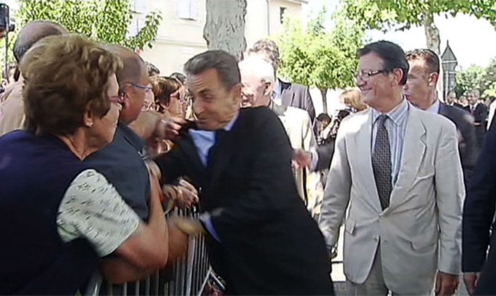 Prancūzijos prezidento Nicolas Sarkozy užpuolimo akimirka