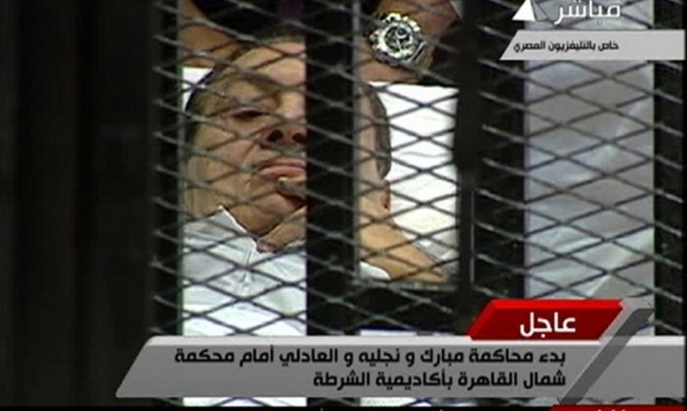 Nuverstas Egipto prezidentas Hosni Mubarakas