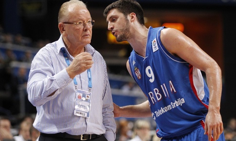 Serbijos vyrų krepšinio rinktinės treneris Duško Ivkovičius ir Stefanas Markovičius (dešinėje)