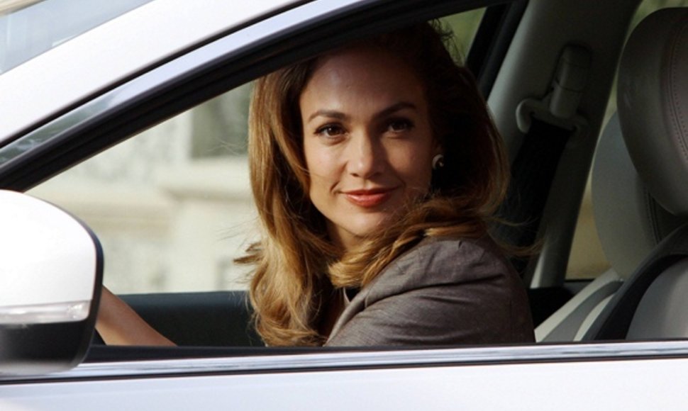Jennifer Lopez automobilyje