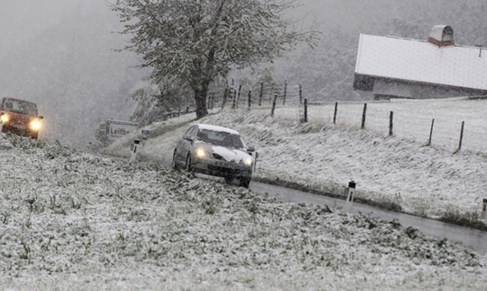 Sniegas vakarinėje Austrijos dalyje