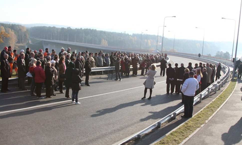 Lietuvos tūkstantmečio tilto atidarymo akimirka