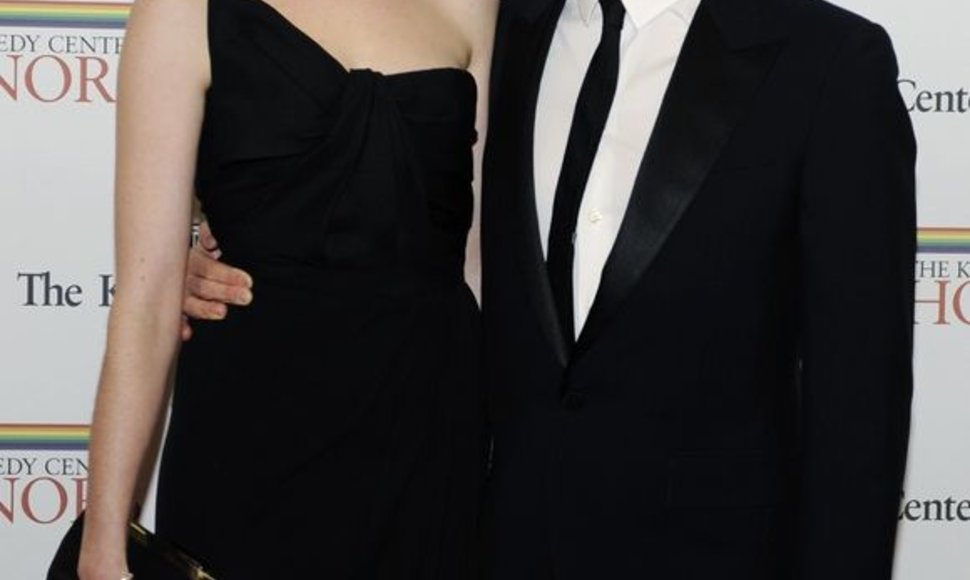Anne Hathaway ir Adamas Shulmanas