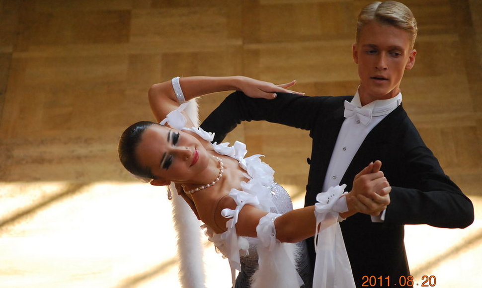 „Dileksa“ šokėjai Dominykas Granskas ir Kotryna Petrošiūtė