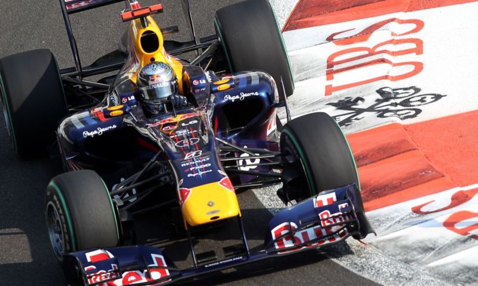 S.Vettelis įveikė greičiausią ratą